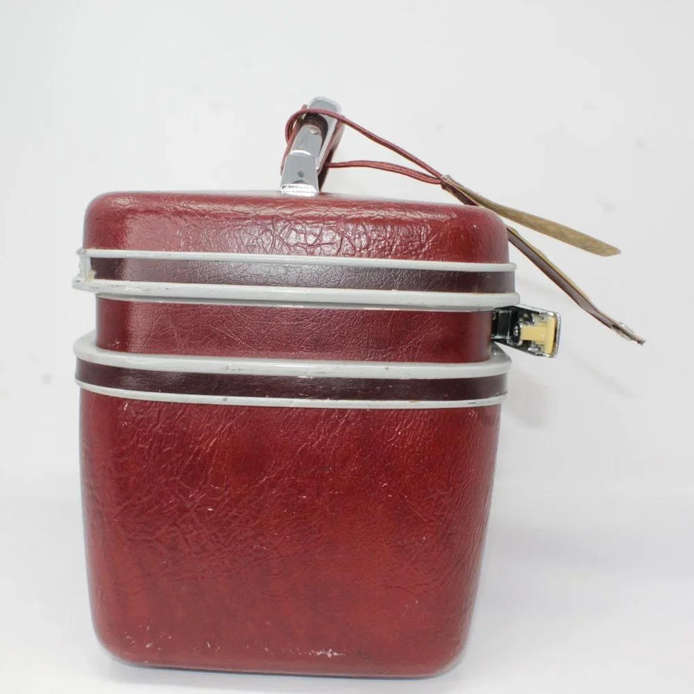 Vintage Samsonite Silhouette II Burgundy Red Train Clam Case No keys